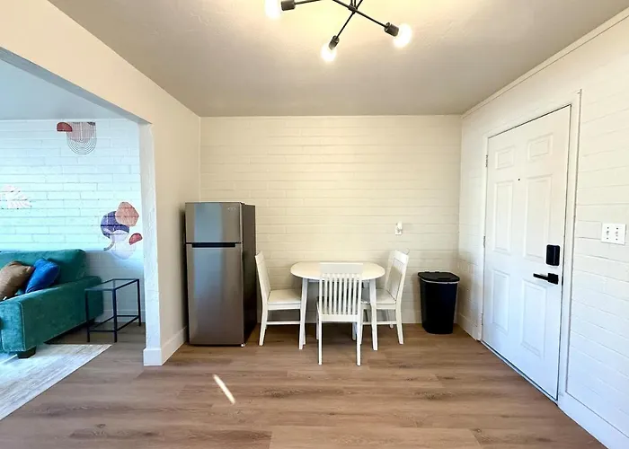 #6 Modern Cozy Midtown Casita Budget Friendly Phoenix