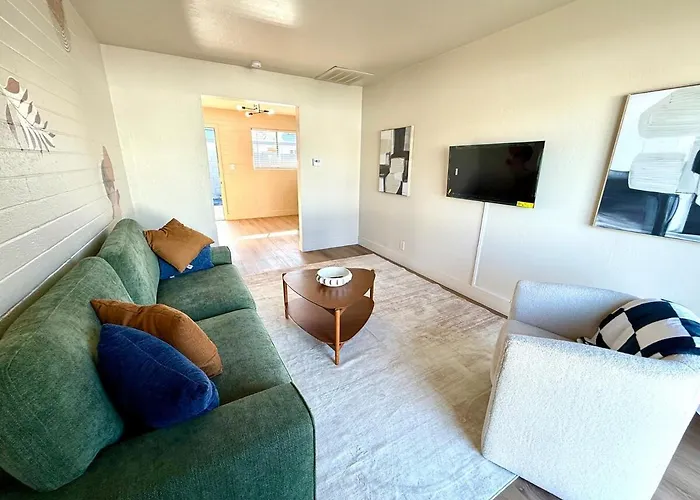 #6 Modern Cozy Midtown Casita Budget Friendly Apartment Phoenix