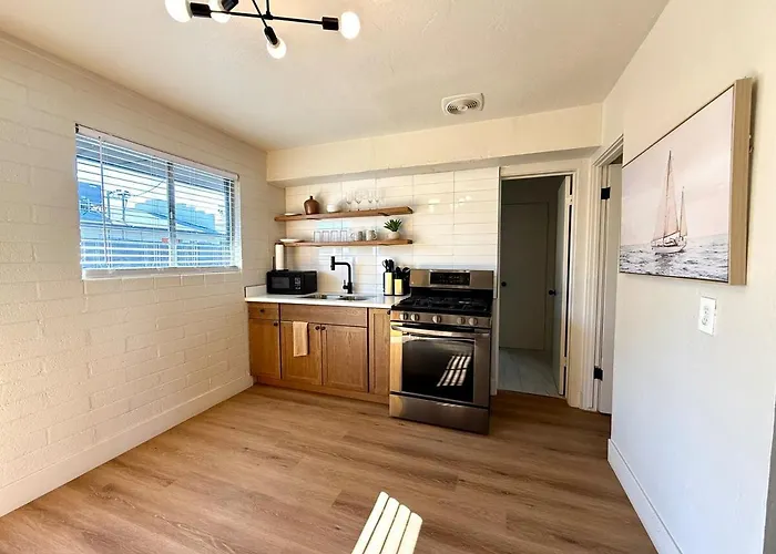 Apartment #6 Modern Cozy Midtown Casita Budget Friendly